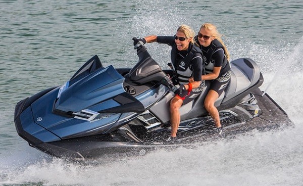 16 Yamaha Vx Cruiser Ho Waverunner Released Powerboating Com