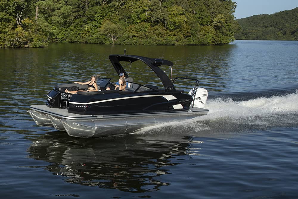 Veranda – V One 25 Tritoon - Power Boating Magazine