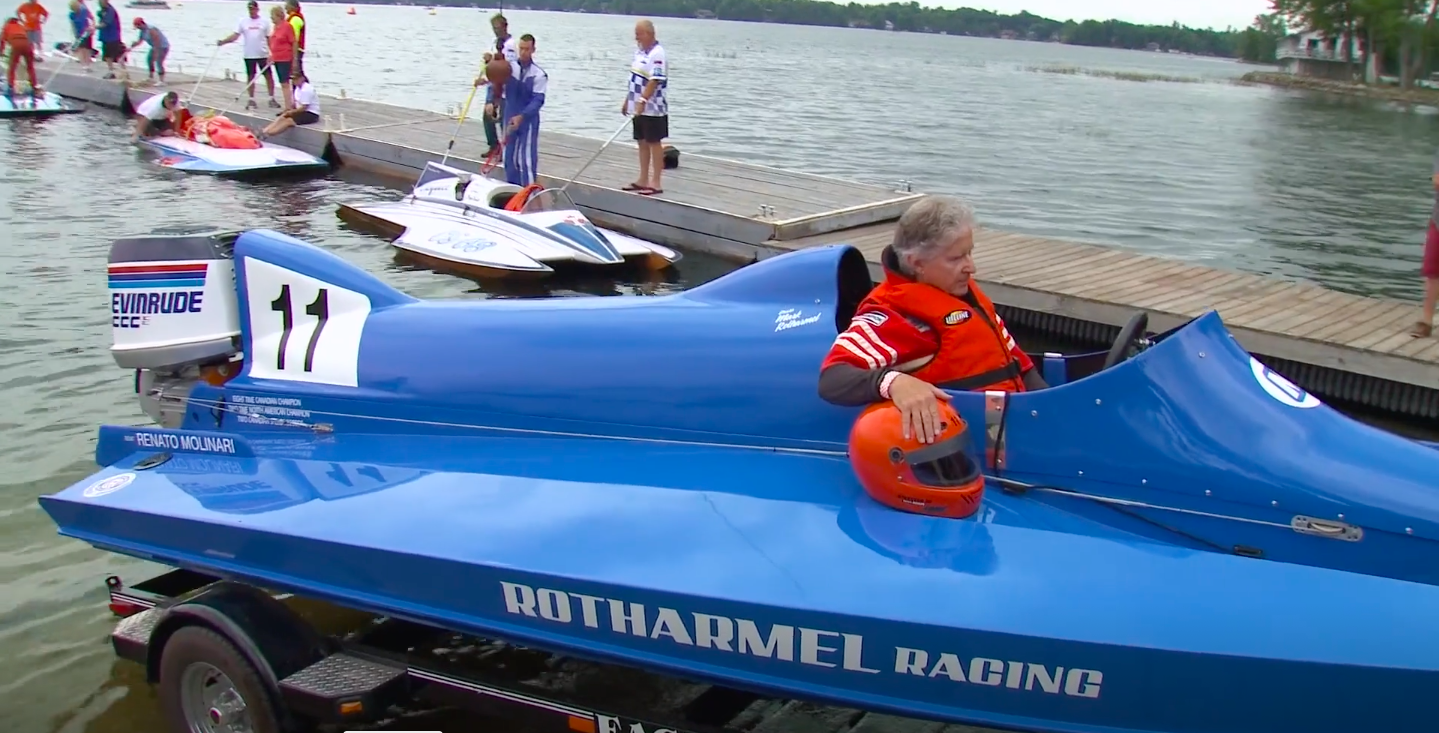 Mark Rotharmel in his Evinrude-powered #11 F1 tunnel.