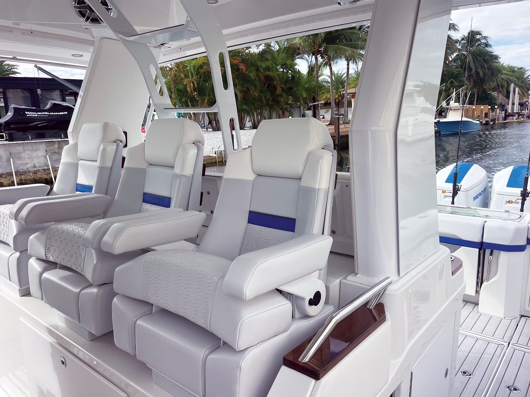 The 457 CCF blends the rugged functionality of a sportfishing boat with a mix of comfort and luxury, and it offers both incredible performance and versatility.